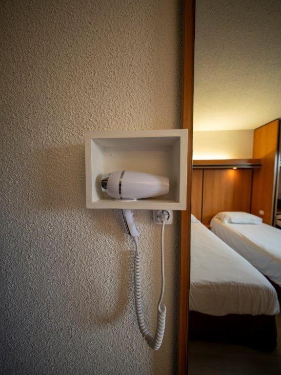 Brit Hotel La Bonne Etape Évreux Zewnętrze zdjęcie