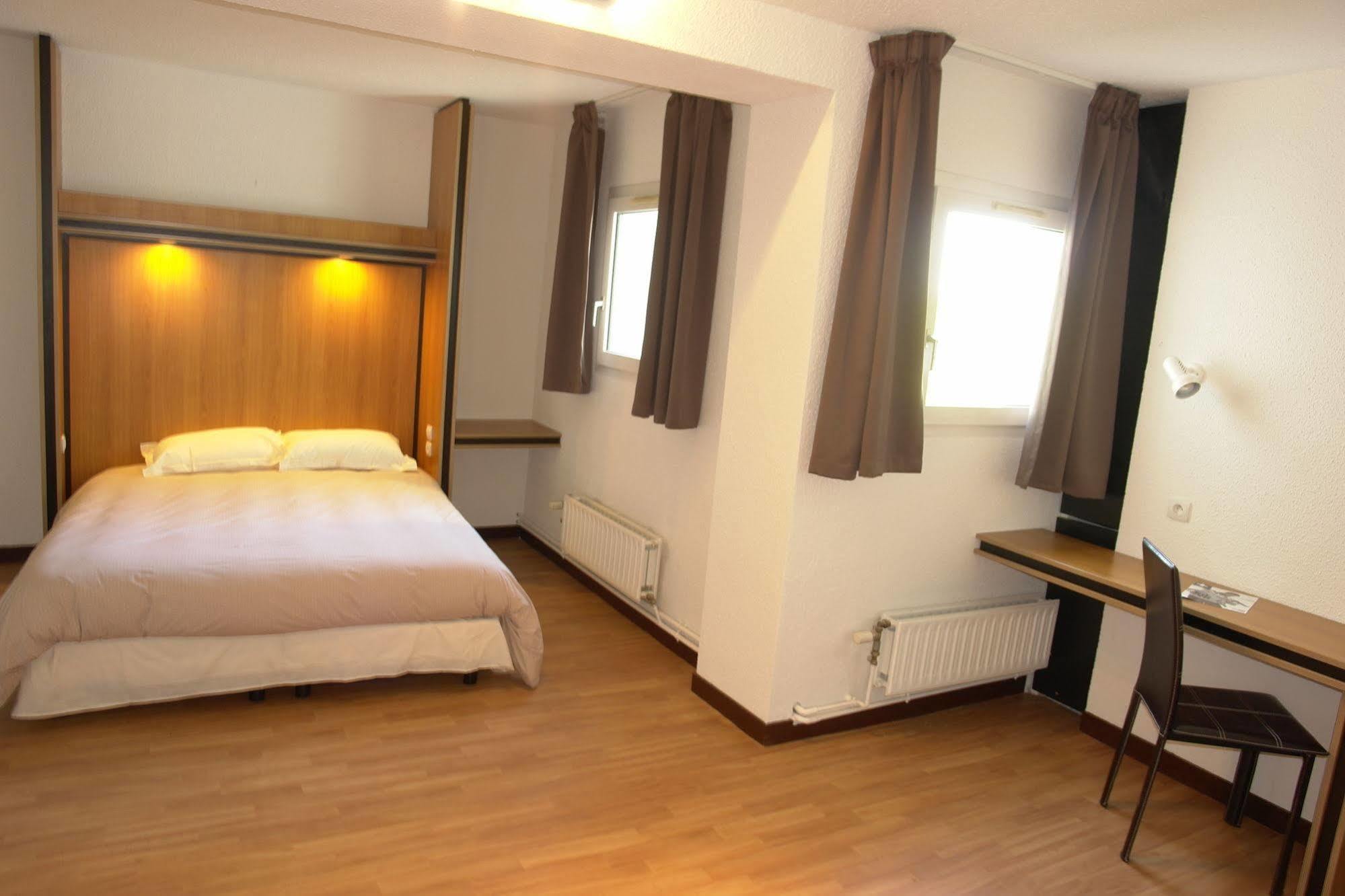 Brit Hotel La Bonne Etape Évreux Zewnętrze zdjęcie